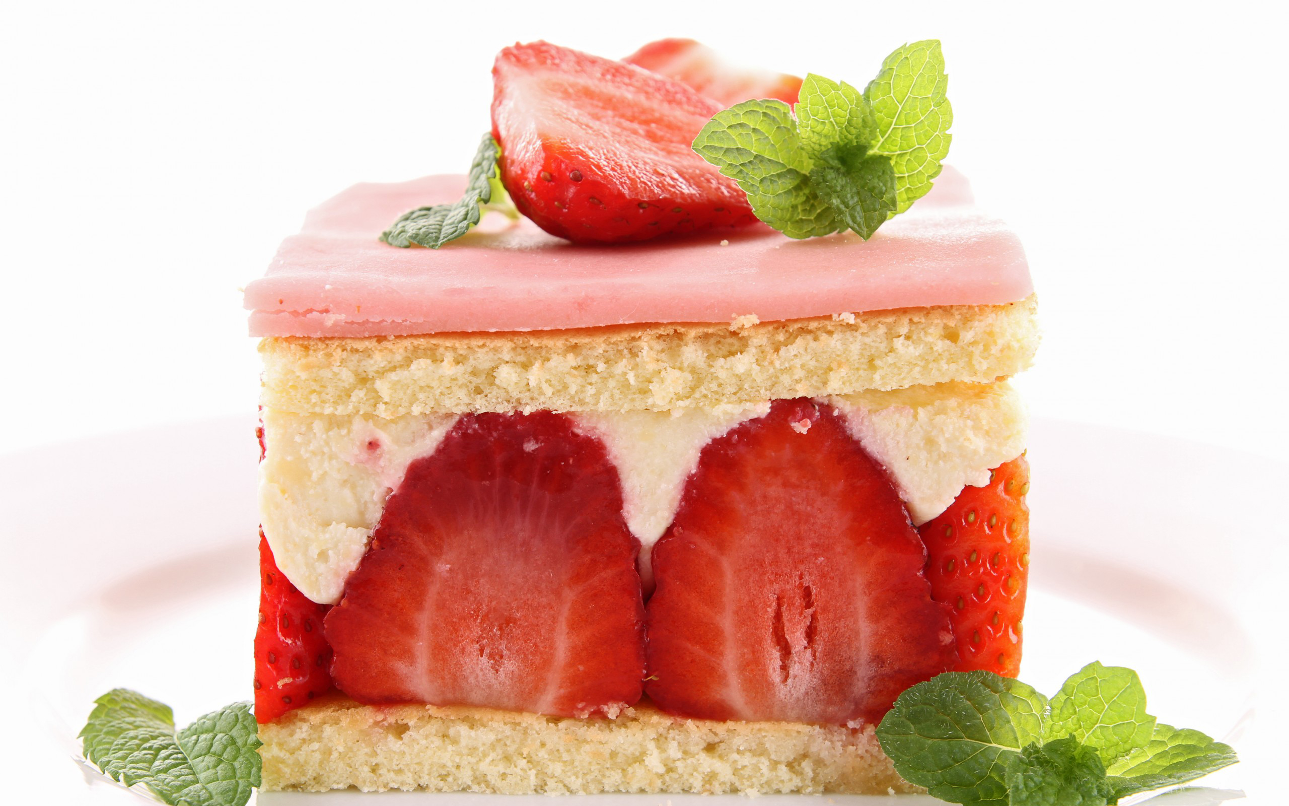 hq wallpaper of strawberry cake
