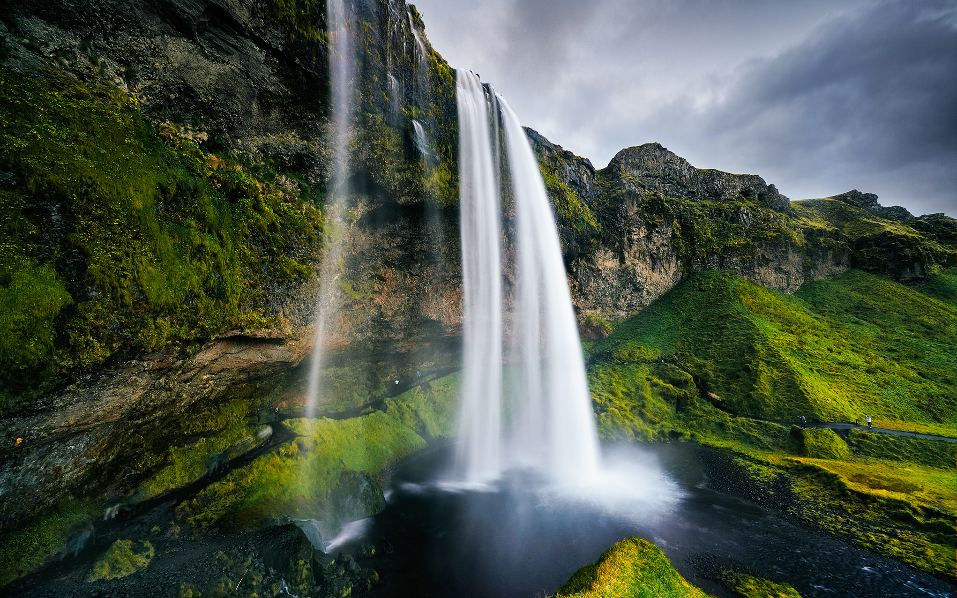 Seljalandsfoss waterfall. Photo by David Martinez Marinero.