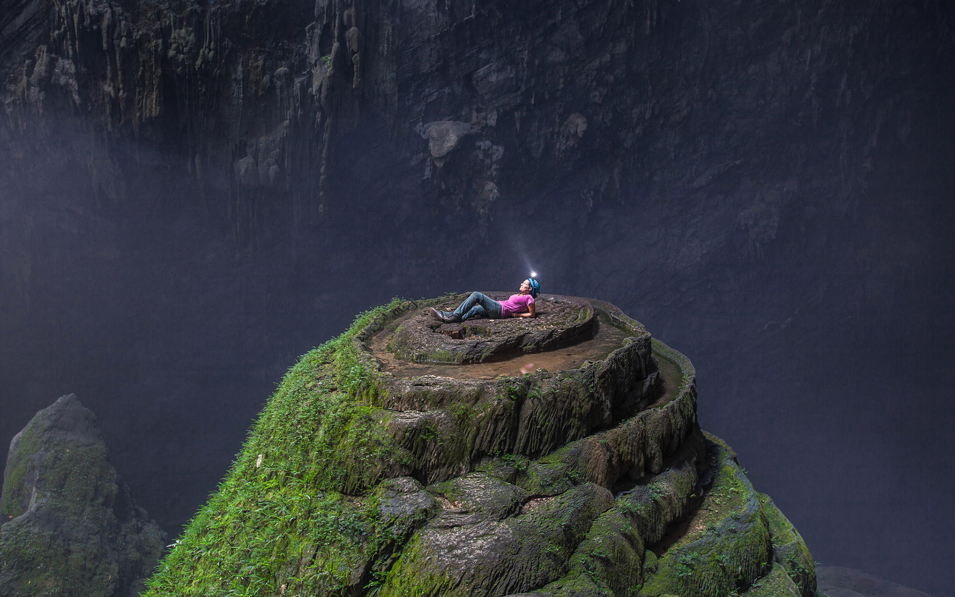 Hang Son Doong the world's largest cave in Vietnam