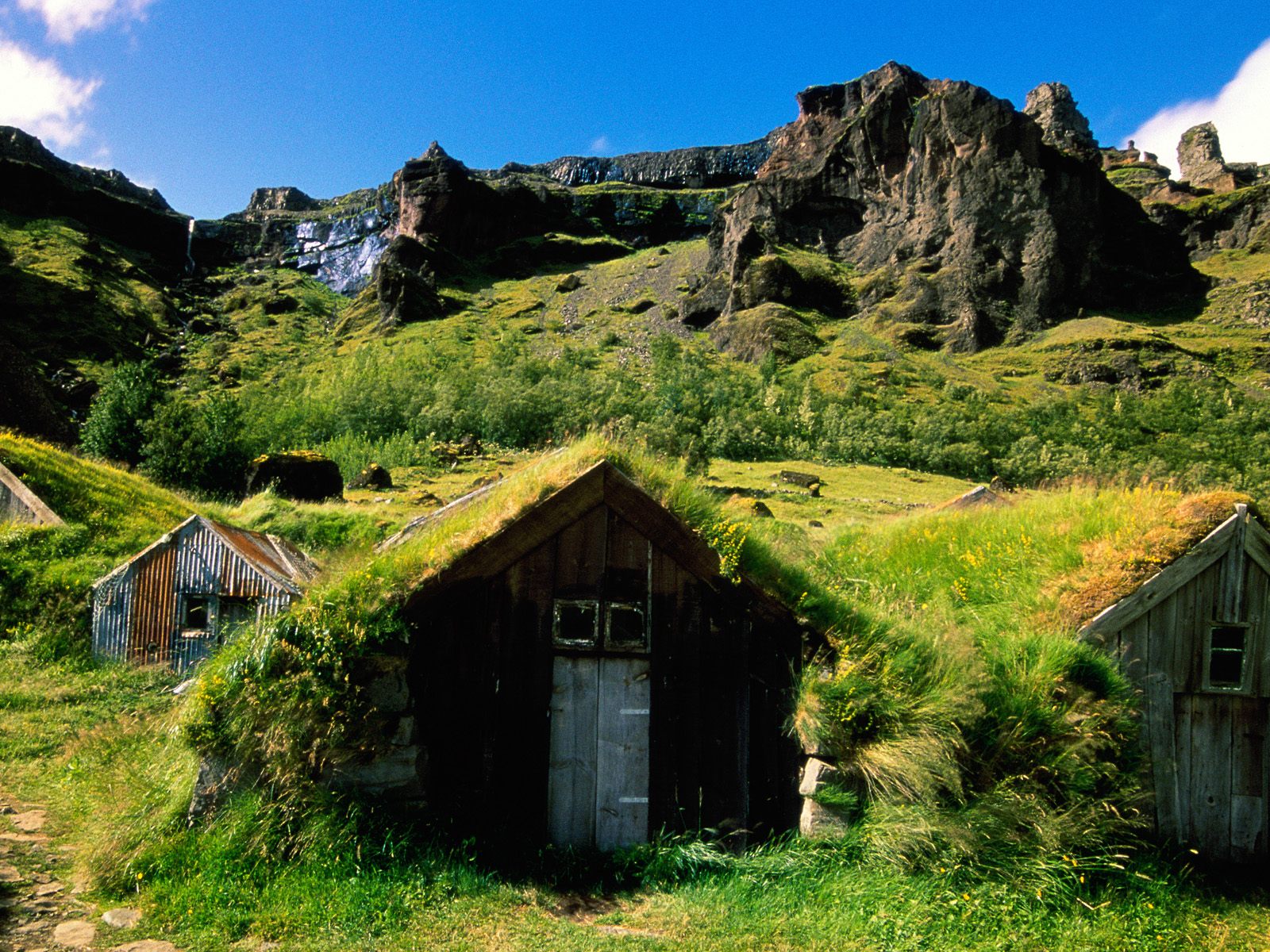 Icelandic turf houses wallper